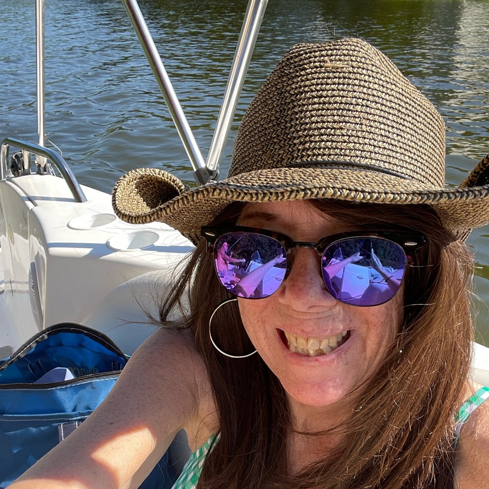 Meet your Posher, Nora